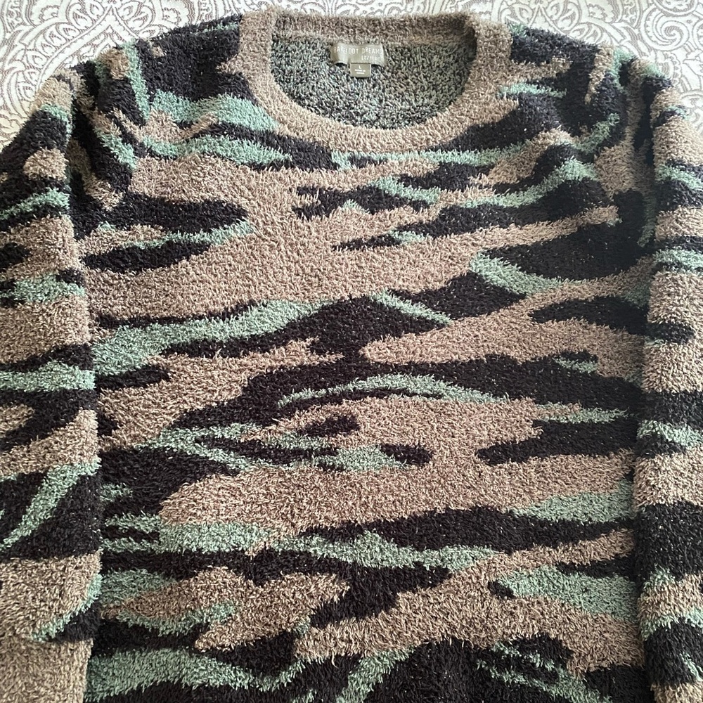 NEW Barefoot Dreams Camo Sweater